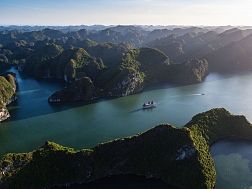 Incredible Halong Bay - The UNESCO World Heritage