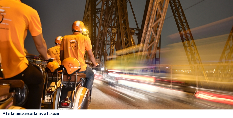 4 hours Exploring Hanoi by Vespa