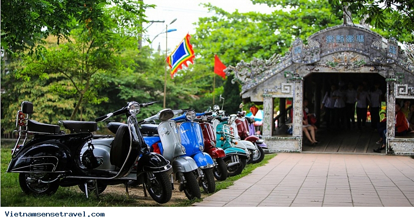 Discover the peaceful Hue on Vespa