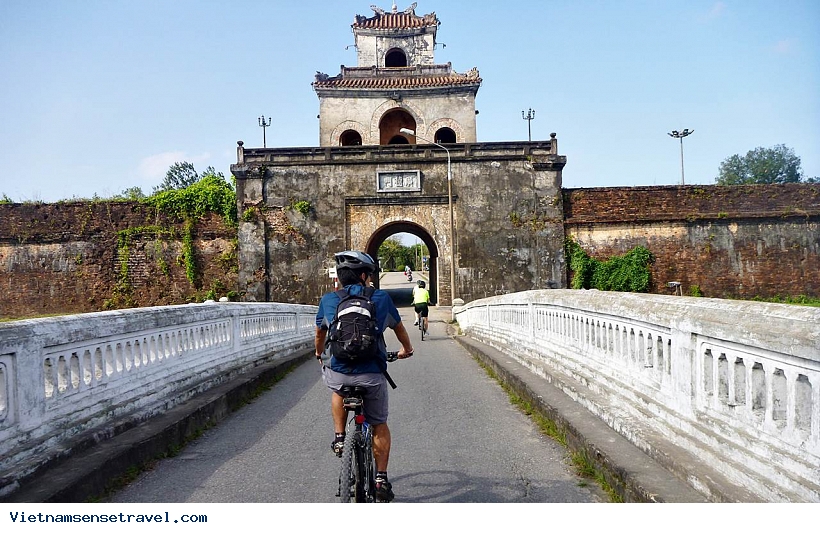 Hue countryside by bicycle