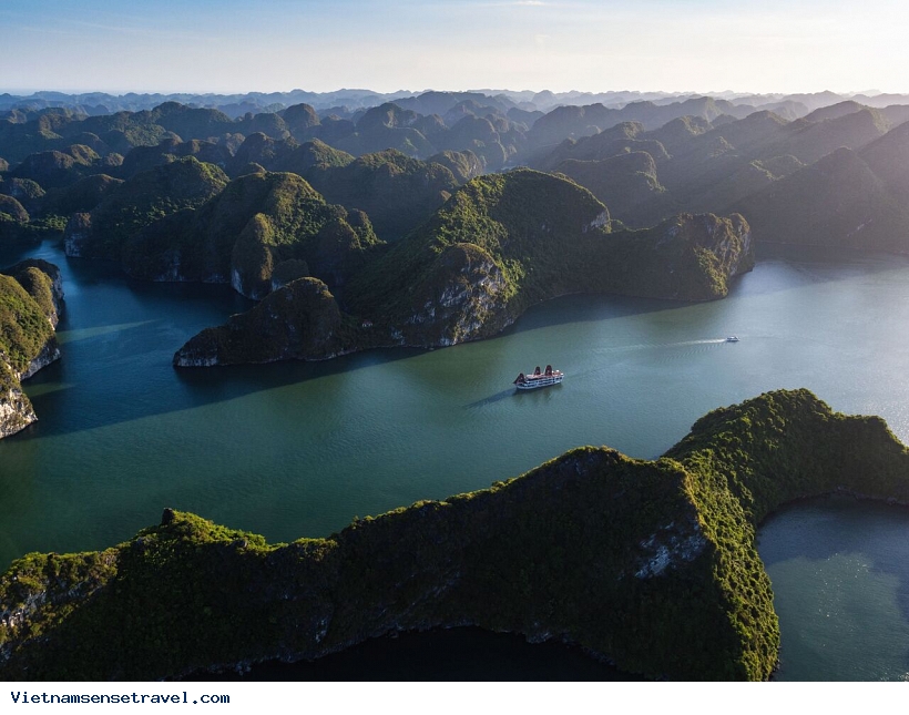 Incredible Halong Bay - The UNESCO World Heritage