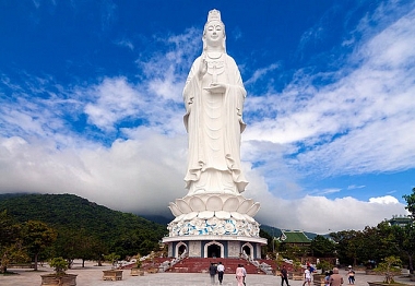 Son Tra Peninsula and Cham Museum