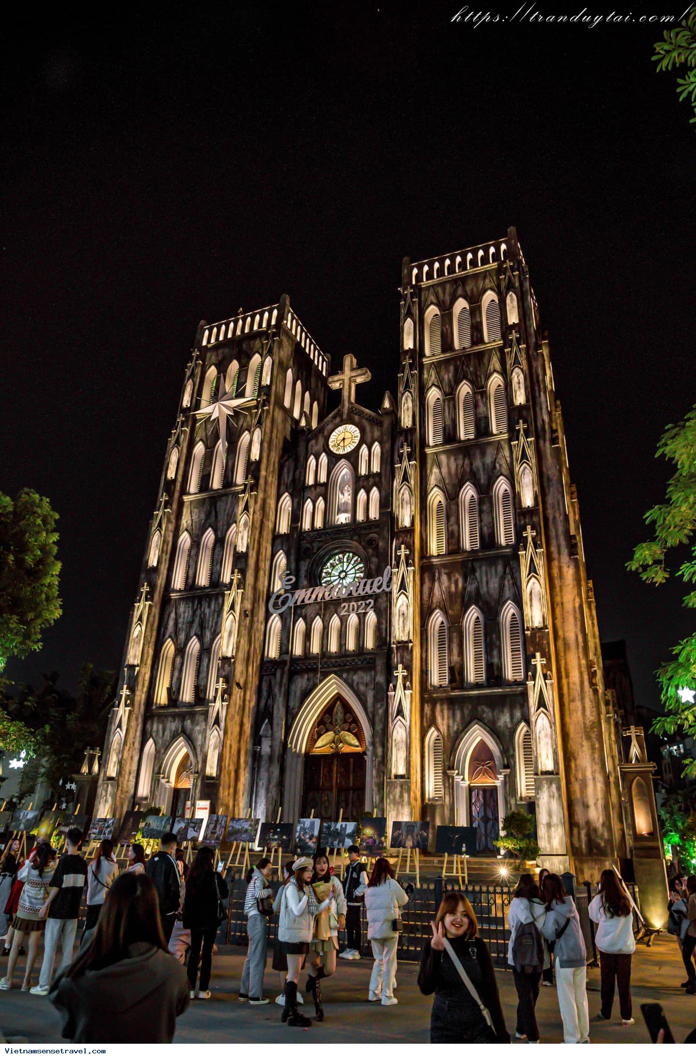 Hanoi church prepares for Christmas celebration - Ảnh 2