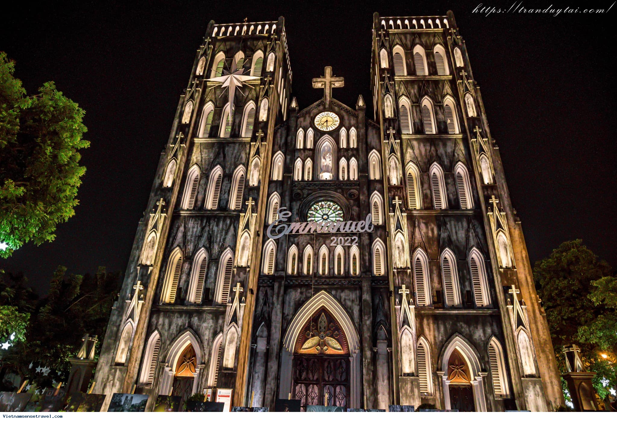 Hanoi church prepares for Christmas celebration - Ảnh 1