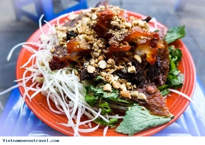 Hanoi Street Food: Beef Jerky Salad And Spring Rolls - Ảnh 1